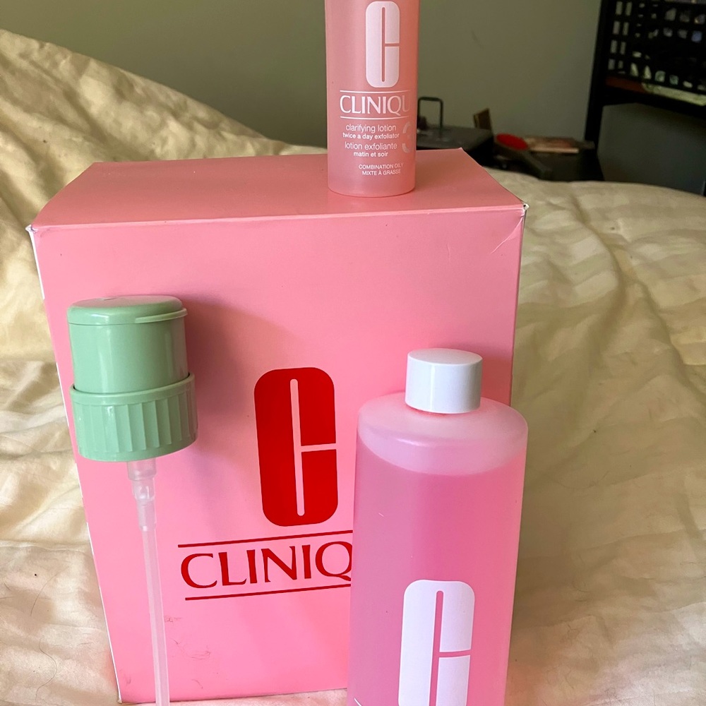 Clinique Clarifying Lotion Twice a Day Exfoliate along with a Travel Size Clean